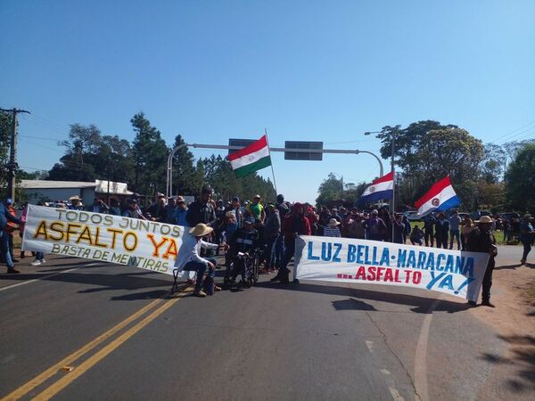 Manifestantes levantaron movilización tras llegar a un acuerdo con autoridades del MOPC - Nacionales - ABC Color