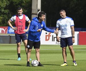 Cubas entre los “extranjeros”, en la nómina albirroja - Fútbol - ABC Color