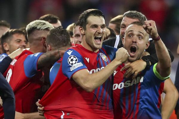 Benfica, Pilsen y Maccabi Haifa, a la fase de grupos de la Champions League - Fútbol - ABC Color