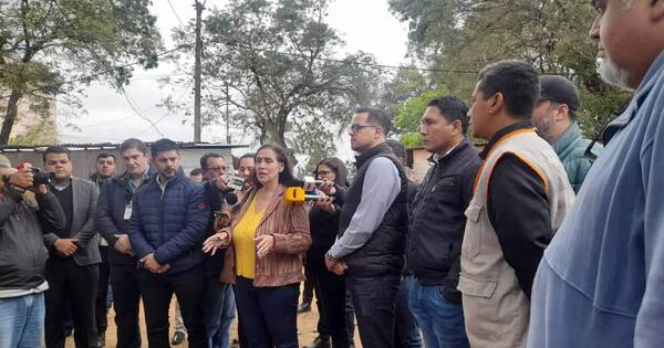 La Nación / Buscan nuevo lugar a ocupantes de plaza
