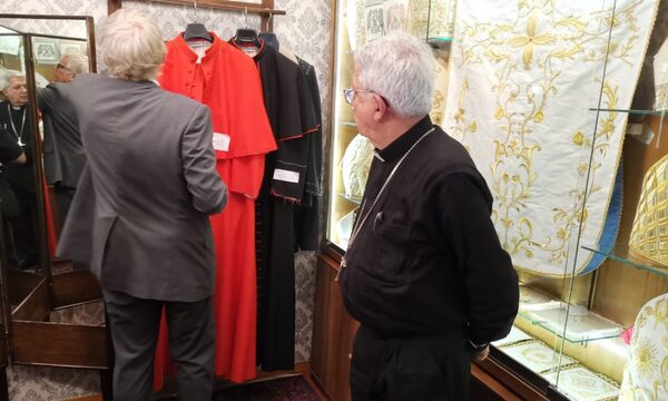 Monseñor Adalberto Martínez ya vio su vestido de Cardenal