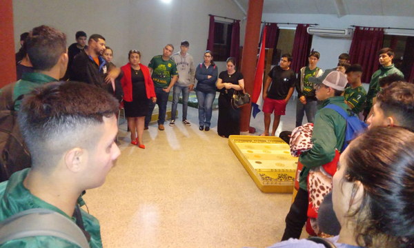 Alumnos de Carlos Pfannl pasaron la noche en Residencia Universitaria - OviedoPress