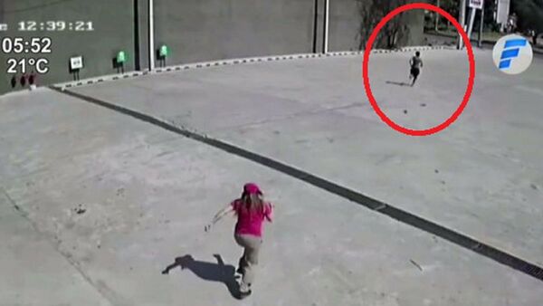 Cajera atrapa a delincuente: "Corrí sin pensar dos veces"