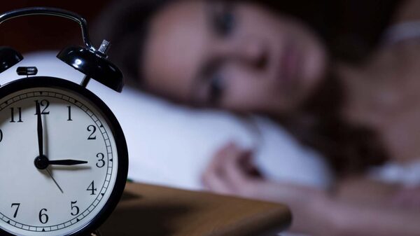 Diario HOY | Según estudio, dormir poco nos vuelve menos generosos