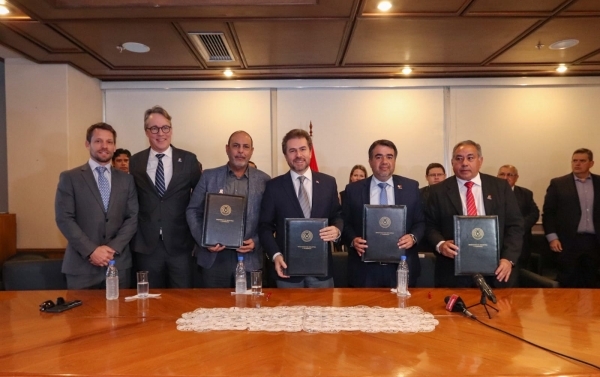 Industria de celulosa de Concepción firma contrato con el Gobierno para la concesión de la Zona Franca - MarketData