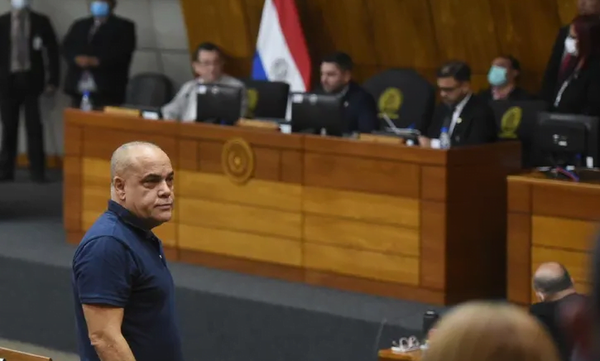 Bachi acusa a Abdo de ofrecer soborno para frenar su juicio político - Noticiero Paraguay