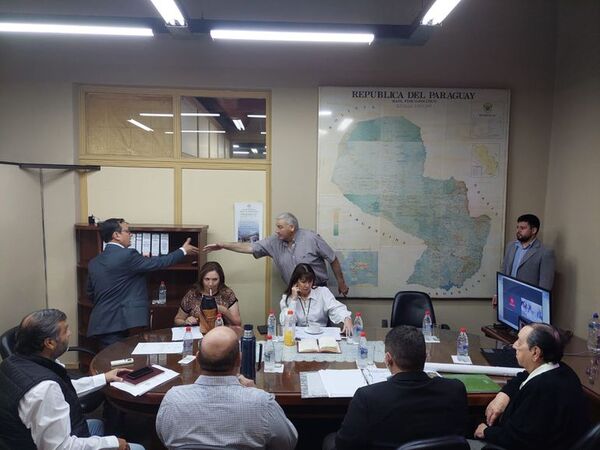 Confusión en tierras de Itakyry: Autoridades del Indi y del Indert se reúnen con Comisión de Bienestar Rural - Nacionales - ABC Color