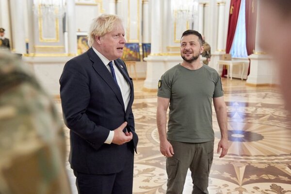 Boris Johnson realiza visita sorpresa a Ucrania y anuncia nuevo paquete de ayudas
