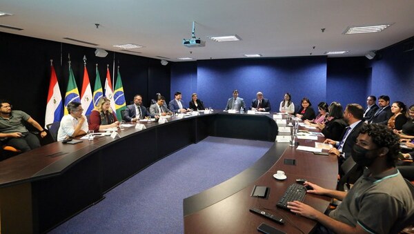 Paraguay y Brasil intercambian experiencias en el área de la asistencia social - .::Agencia IP::.