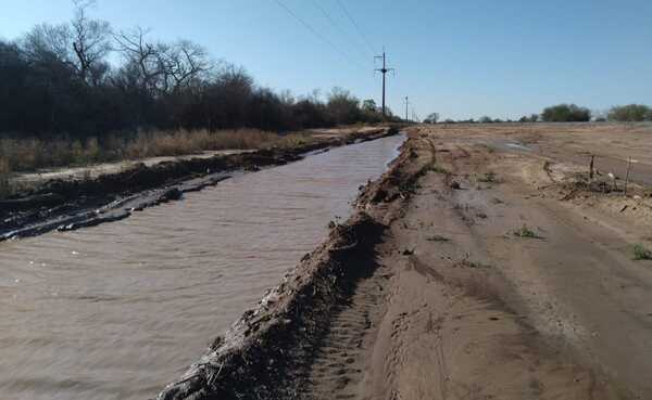 Observan correcto funcionamiento de las obras de drenaje de la Transchaco