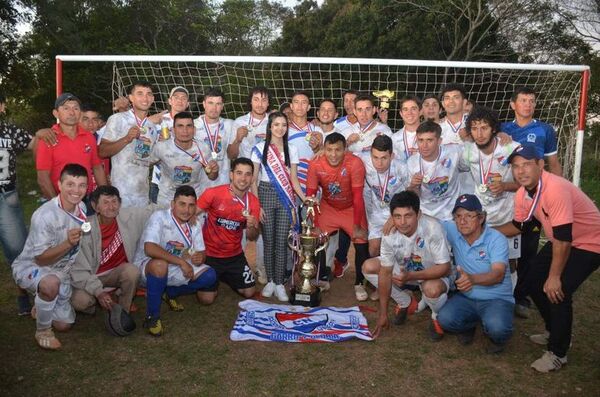 Después de 46 años, Nacional se consagra campeón de la Primera División de Honor de la Liga Acahiense - Fútbol - ABC Color