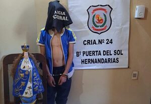 Menor adicto es reducido por su madre y vecinos tras apropiarse de una virgen