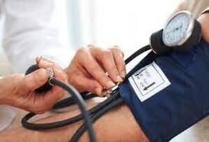 Charlas preventivas de hipertensión y diabetes