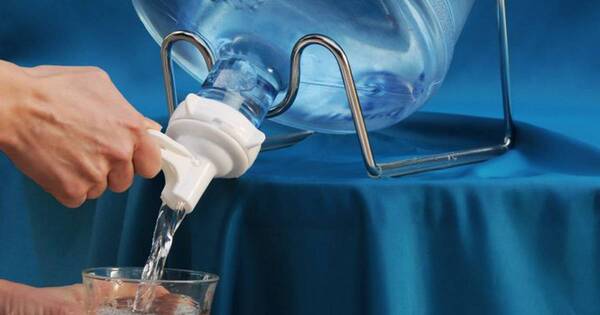La Nación / Gremio se desmarca de empresas de “garage” que venden agua contaminada