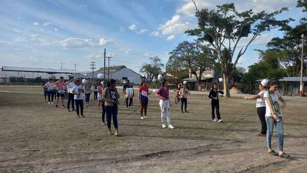 Comunidades educativas de Puerto Casado se plantan ante intención de intendente de suspender desfile | Radio Regional 660 AM