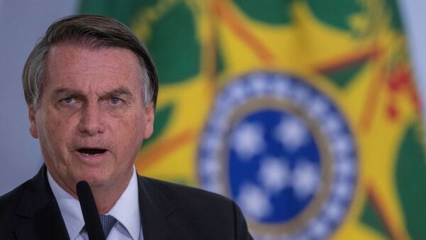 Ordenan sacar videos en que Bolsonaro ataca las elecciones