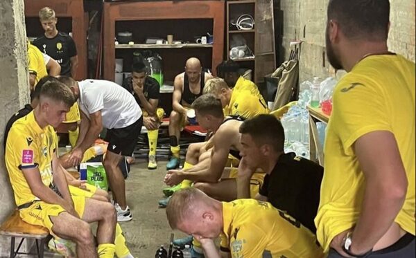 El fútbol en tiempos de guerra: Un partido en Ucrania dura más de 4 horas por las alarmas