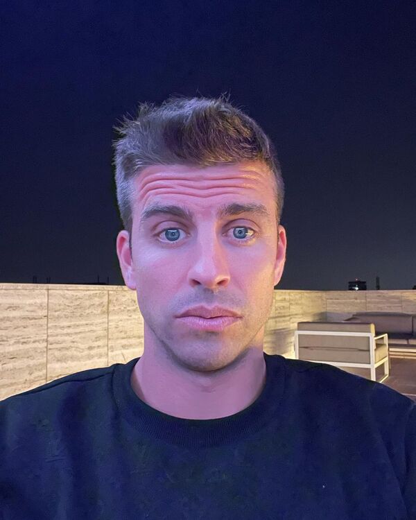 Gerard Piqué, de la manito con su nueva novia - Gente - ABC Color