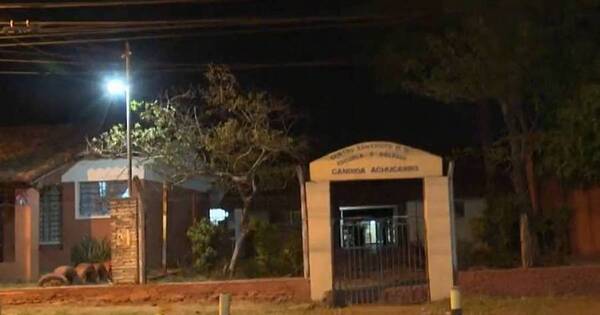 La Nación / Malhechores rapiñan una escuela en San Antonio