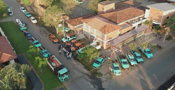 ANDE, con gran despliegue desconectó a 500 clientes morosos de Coronel Oviedo - Noticiero Paraguay