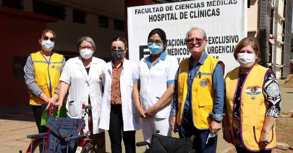 La Nación / Donaron sillas de ruedas a Pediatría del Hospital de Clínicas