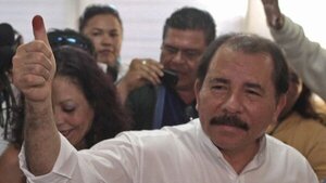 Ortega continúa arremetiendo contra las ONG
