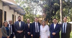 La Nación / Wells, en reunión con senadores
