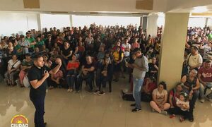 Comuna de CDE dignifica a trabajadores de la vía pública con entrega de sus contratos homologados – Diario TNPRESS