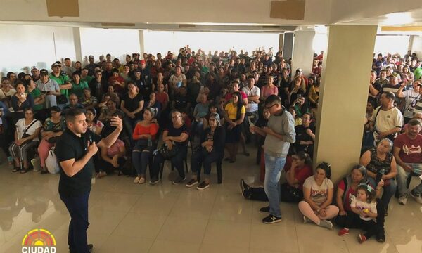 Comuna de CDE dignifica a trabajadores de la vía pública con entrega de sus contratos homologados – Diario TNPRESS
