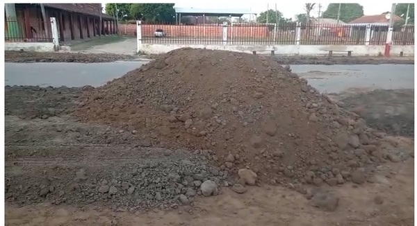 Conflicto por desfile estudiantil en Puerto Casado | 1000 Noticias