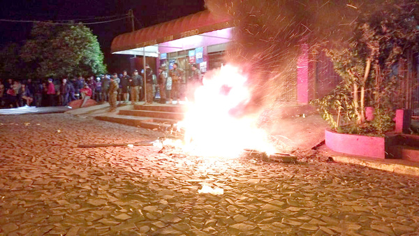 Diario HOY | Doble homicidio en protesta contra antena: imputan a supuesto autor y piden su rebeldía