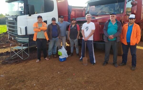 Camioneros denuncian falta de pago por parte de empresa "CCC S.A"