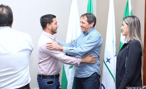 Kpeto Cano se reúne con intendente de Foz y empresario