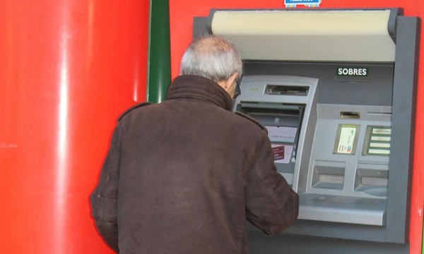 BNF deja a un abuelo sin su salario de jubilación por deudas - OviedoPress