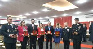 La Nación / Agentes fiscales recibieron reconocimiento por lucha contra el crimen organizado