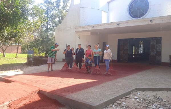 Compañía Potrero Irala en pleno preparativo para inicio del novenario en honor a la Virgen de los Remedios - Noticiero Paraguay