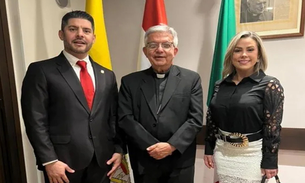Nenecho se encuentra en el Vaticano y genera controversia - OviedoPress