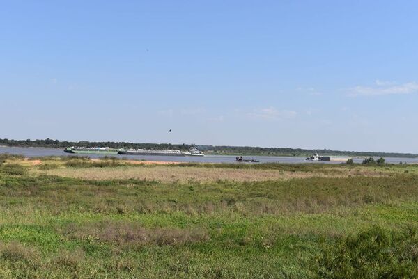 Leve aumento del nivel del río Paraguay alienta navegación - Nacionales - ABC Color