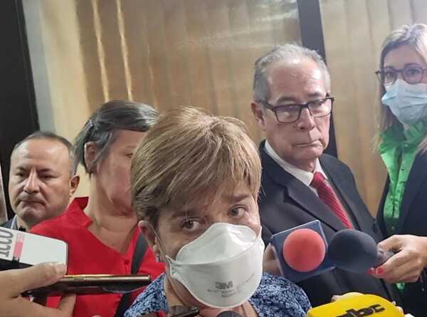 Diario HOY | Persecución política: Desirée pretende atacar a la Fiscalía y busca apoyo de sus colegas