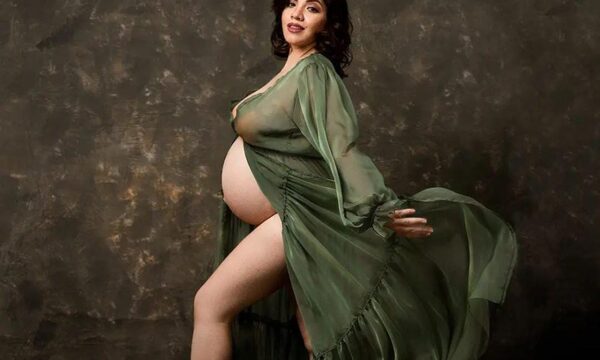 ¡Periodista presentó a quien la estrenó como mamá!