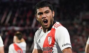 Robert Rojas operado nuevamente del tobillo y salió exitoso