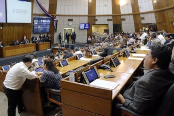 Legislativo aprueba ampliación presupuestaria de varias entidades y compensación a ex obreros de Itaipú - MarketData