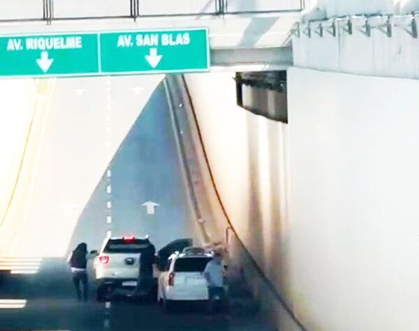 Video: Gavilla roba US$ 28.000 en pleno Multiviaducto de Ciudad del Este - ABC en el Este - ABC Color