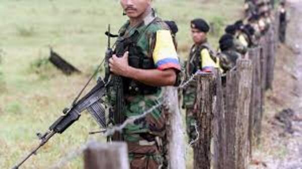 Diario HOY | Colombia suspenderá bombardeos sobre campamentos guerrilleros con menores