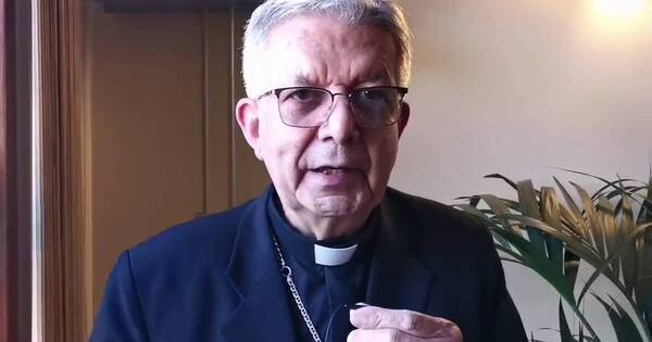 La Nación / “Este es un regalo del papa al Paraguay”, dice monseñor Martínez desde Roma