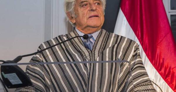 La Nación / Gobierno paraguayo otorga distinción del “Poncho de 60 listas” al expresidente Lacalle Herrera