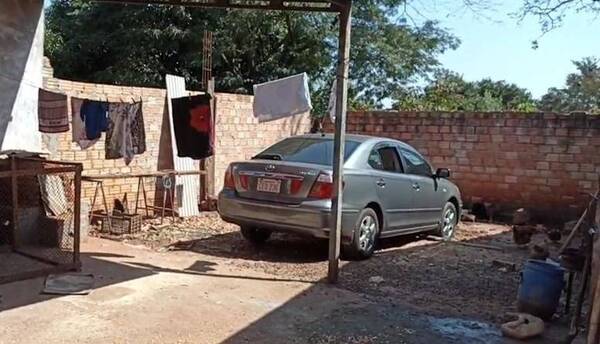 Crónica / Auto robado en Foz de Yguazú fue hallado en una casa del barrio Acaray