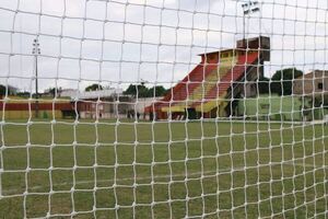 Duelo matinal abre la 16ª ronda de la Primera C - Fútbol - ABC Color