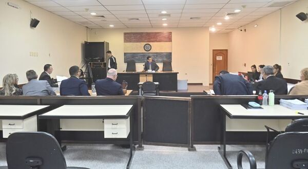 Nueva jornada de persecución judicial y ataque contra la libertad de prensa - Nacionales - ABC Color