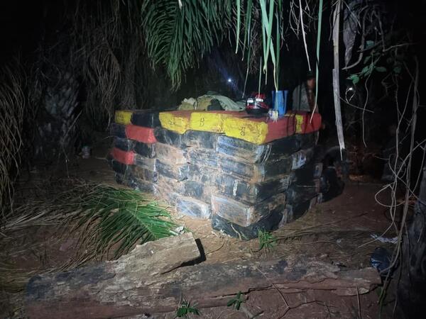 Detecta base logística de “narco-topos” e incautan unas 18 toneladas de marihuana | 1000 Noticias